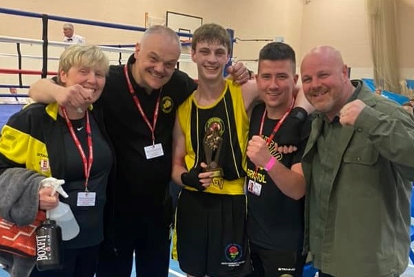 Riley Catley with coaches Tracey Hayne, Conor White, Craig Turner and proud dad Glenn